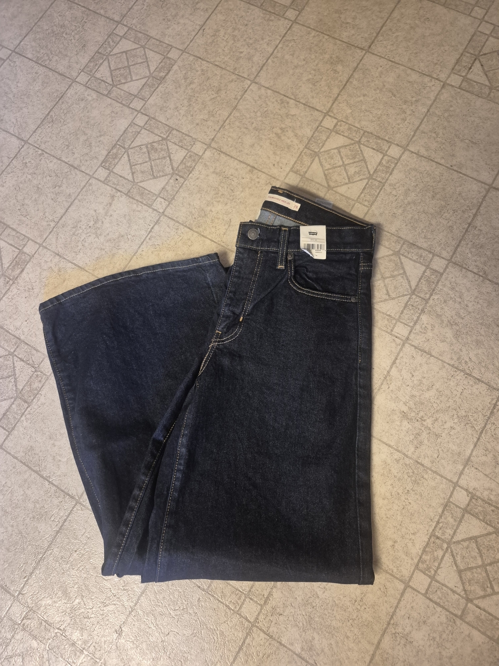 Levi's Woman's 728 High Rise Wide Leg Dark Wash Jeans 28x30 NWT
